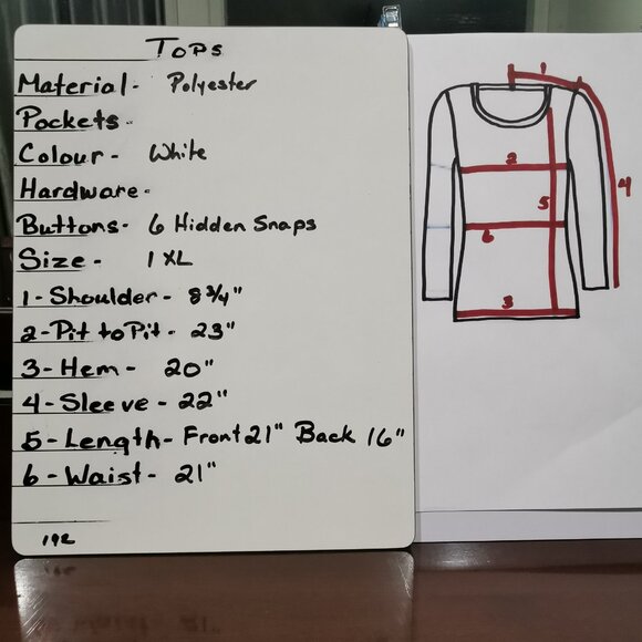 Button Down Blouse with Oversized Collar and Cuffs Size 1XL NWOT #192 - Picture 6 of 6